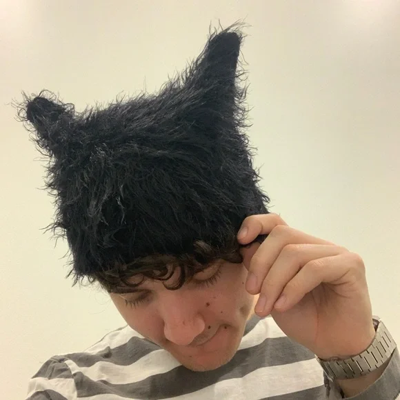 Devil Horn Beanie - Picture 4 of 5